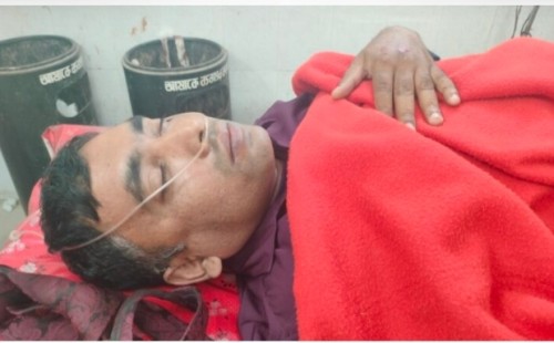 ভোলাহাটে বাসের চাকায় পিষ্ট হয়ে কলেজ শিক্ষক নিহত, আহত ১