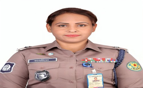 বিমানবন্দর থানার ওসি  তাসলিমা আকতার ১ বছরে প্রশংসনীয় দৃষ্টান্ত স্থাপন করেছেন