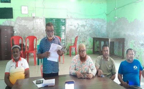 পাইকগাছা পৌরসভায় অবৈধ নোনা পানি উত্তোলন বন্ধের দাবিতে সংবাদ সম্মেলন