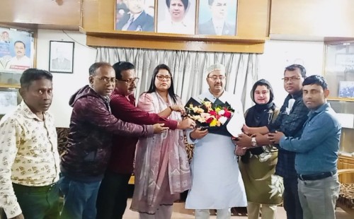 নবনির্বাচিত এমপি মহোদয়কে ফুলেল শুভেচ্ছা জানাল টেলিভিশন জার্নালিস্ট অ্যাসোসিয়েশন