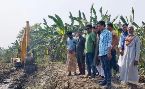 বড়াইগ্রাম-এ ৮০০ বিঘা জমির জলাবদ্ধতা নিরসন: এসি ল্যান্ডের উদ্যোগে ফসল রক্ষায় প্রশংসনীয় পদক্ষেপ
