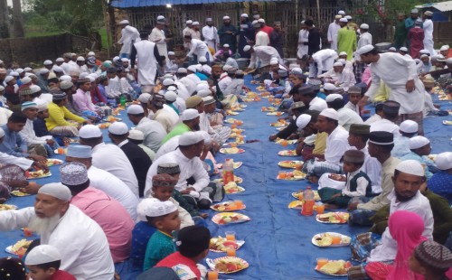 বারুইপুর হিমচি মাদ্রাসা আক্তারিয়া ও আস্তানা পাকের পক্ষ থেকে  ইফতার ও দোয়া মাহফিল অনুষ্ঠিত
